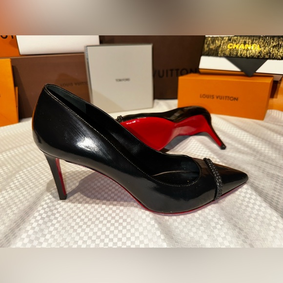 Yves Saint Laurent Black Heels 40.5 fit more like a 9.5 - Picture 4 of 13